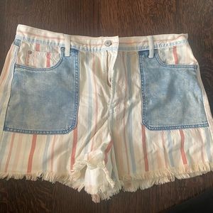 American Eagle red white and blue high rise mom short